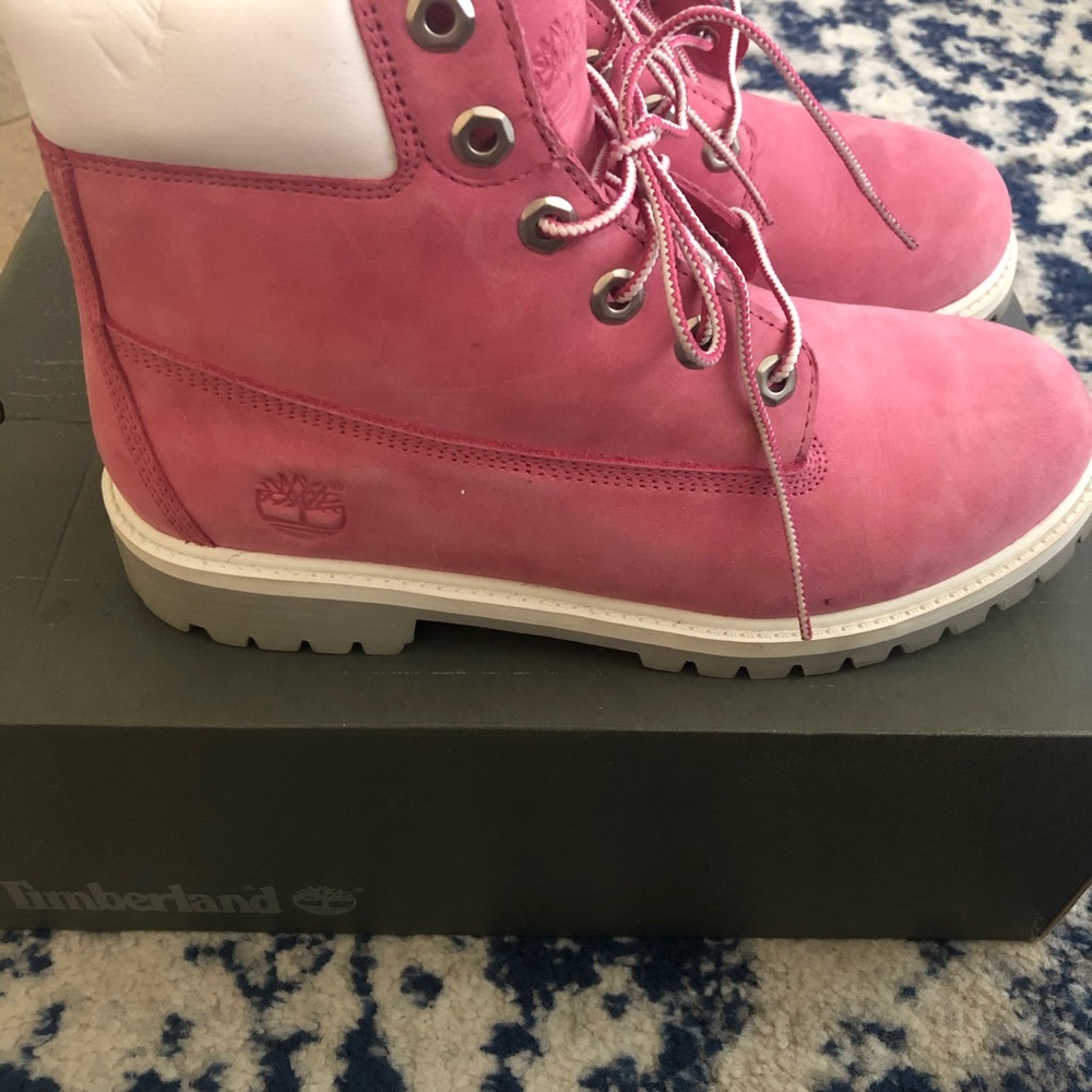 Pink Timberlands - Picture 2 of 5